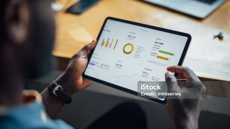 Uso Excessivo de Telas  e os impactos na Saúde e Produtividade