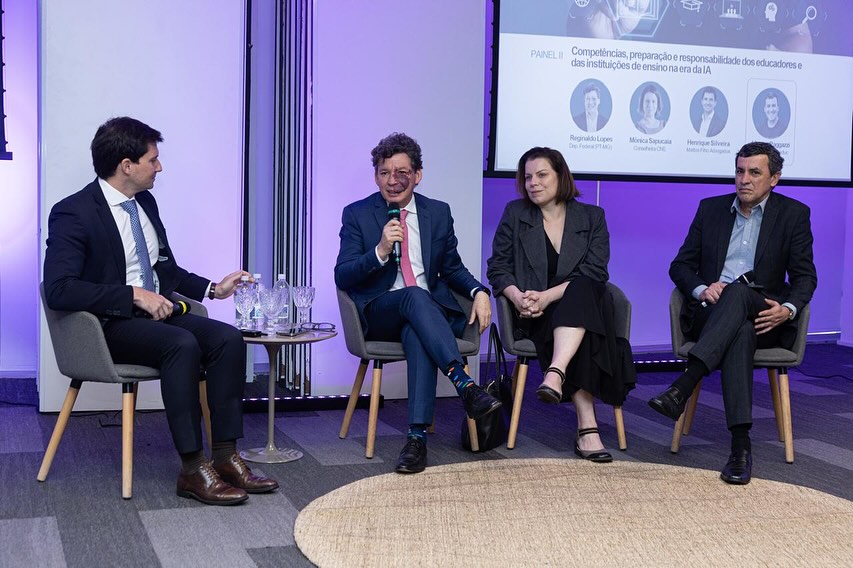 Seminário sobre inteligência artificial na educação reúne parlamentares, educadores e especialistas em Brasília.