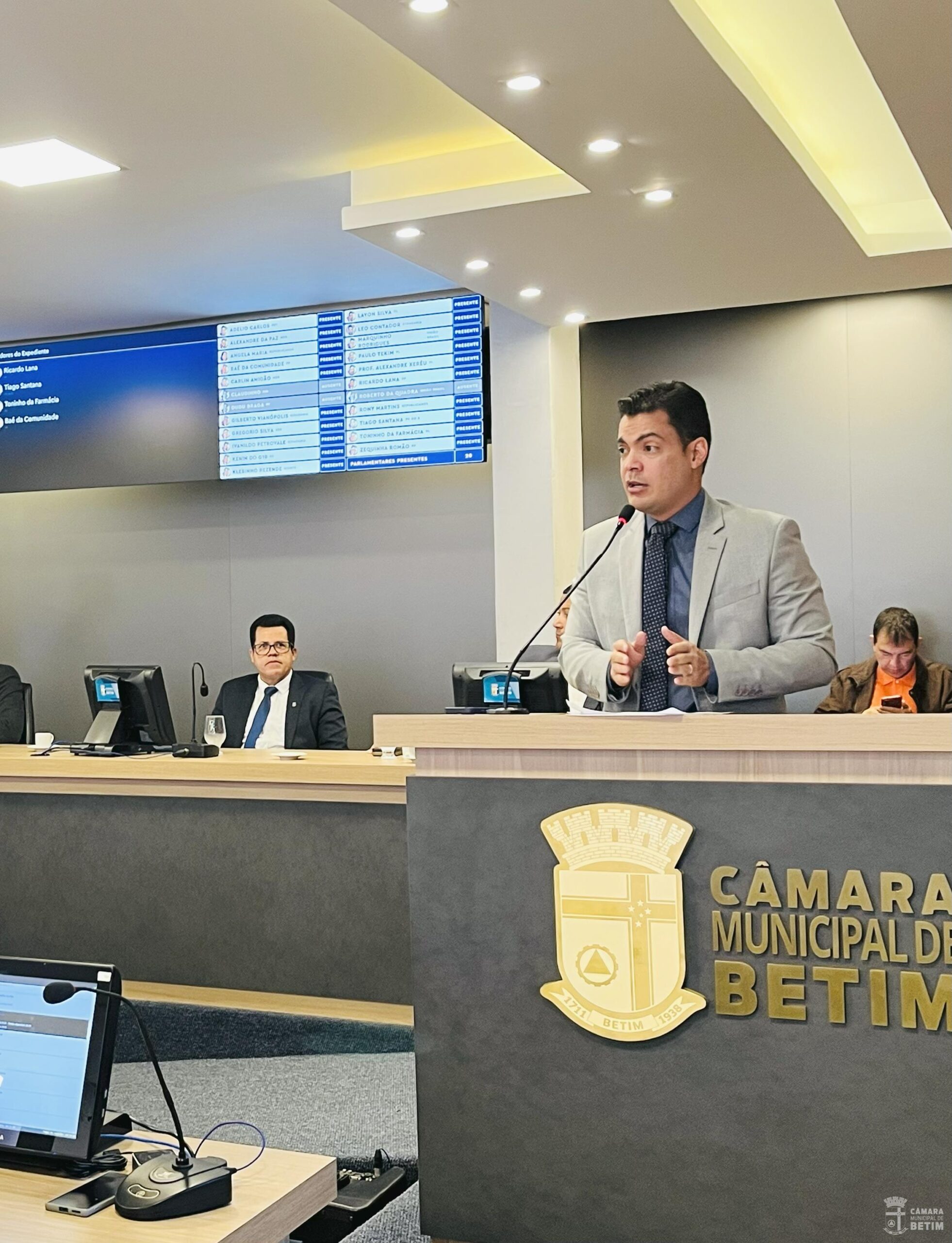 Escola cívico-militar provoca divergência na Câmara de vereadores