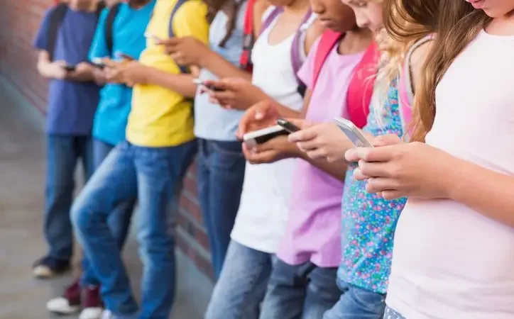 Apps que geram nudes falsos com IA viram febre