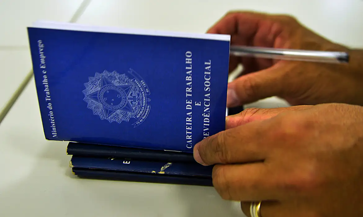 Seletiva de vagas de empregos em Betim