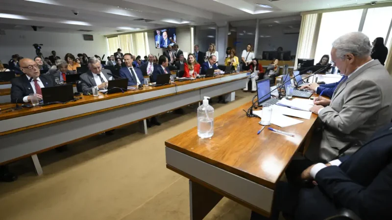 PEC da Blindagem é barrada na CCJ do Senado