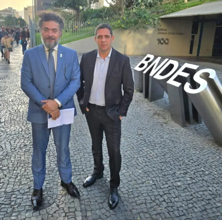 Betim, BNDES, financiamento, gestão pública, tecnologia, segurança, iluminação pública, Cosip, eficiência, inovação.Tags: Betim, Cidade Inteligente, BNDES, Gestão Pública, Tecnologia, Inovação, Smart City, Desenvolvimento Urbano, Cosip.