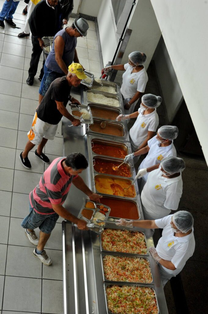 Restaurante Popular no centro de Betim