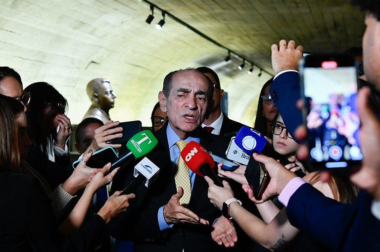 fim da reeleição no Brasilunificação das eleições fundos eleitorais FEFC 2024 Fundo Partidário 2024 mandatos de cinco anos PEC 12/2002