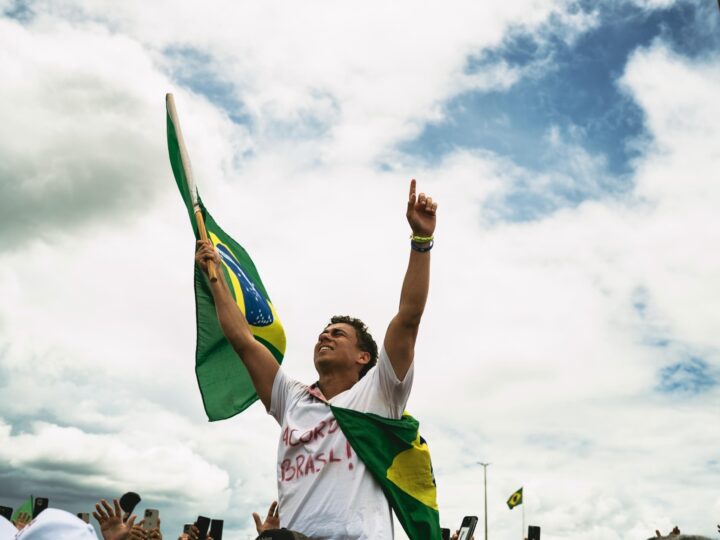 Último dia da caminhada de Nikolas mobiliza milhares em Brasília