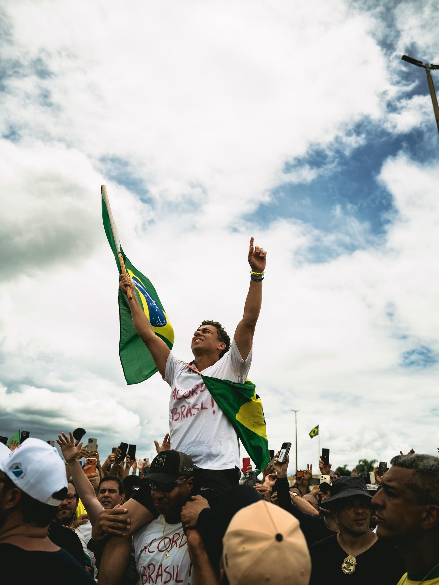 Último dia da caminhada de Nikolas mobiliza milhares em Brasília