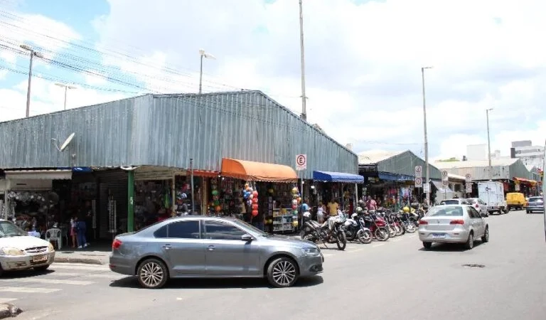 Cobertura do camelódromo em Betim amplia centro de compras