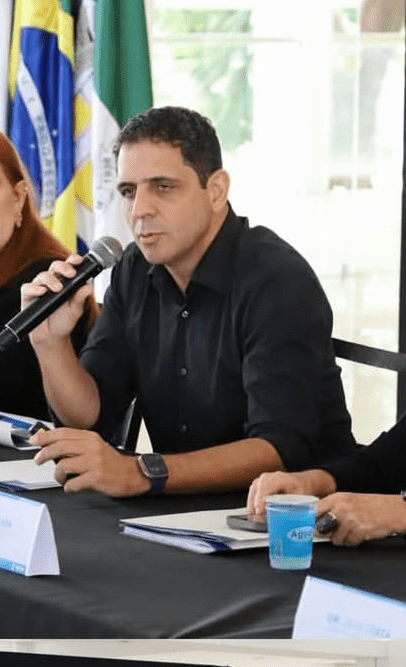 Heron concede reajuste de 36% para motorista da Prefeitura de Betim