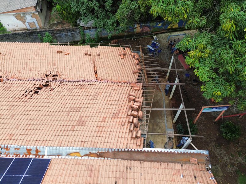 Chuvas danificam escola em Betim e aulas são suspensas