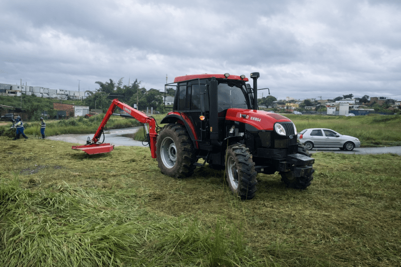 Ações de capina e roçada em Betim avançam para periferia