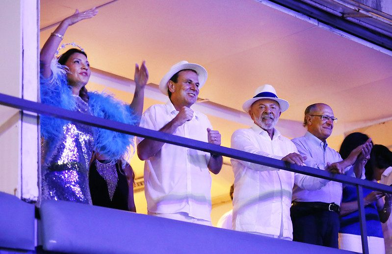 Presidente Lula é homenageado no Carnaval do Rio