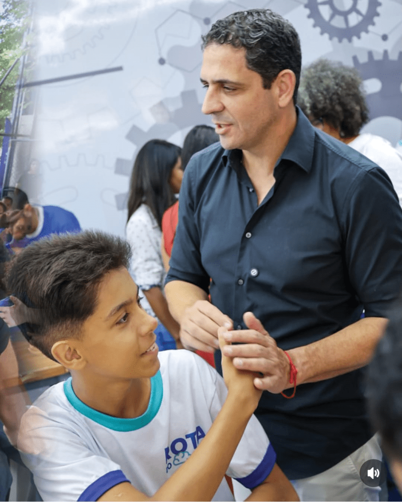 Escolas do Teresópolis ganham laboratório de robótica 
