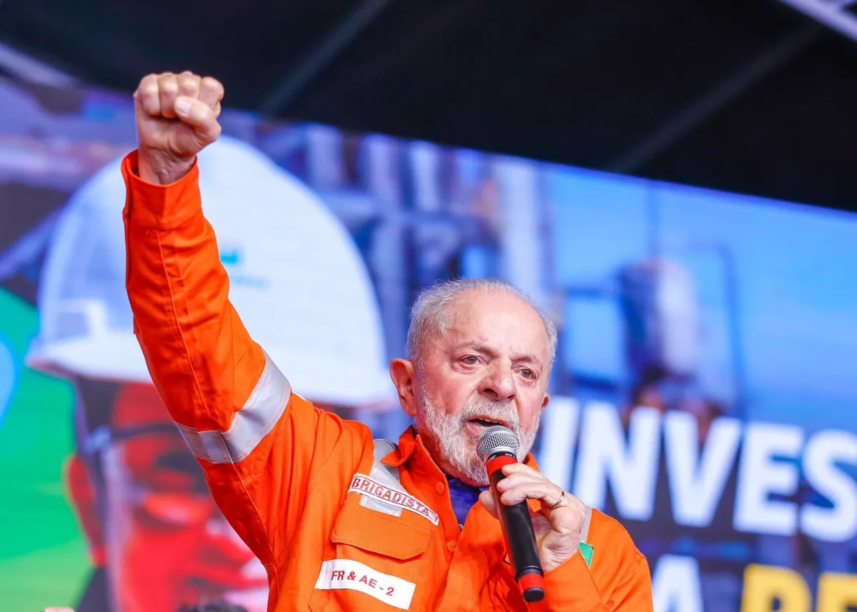 Lula desembarca em Betim e vai anunciar R$ 9 bilhões
