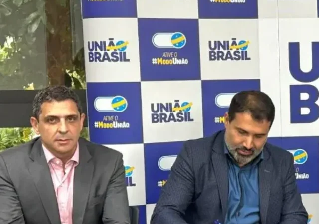Acompanhado do prefeito Heron, Léo Contador filia-se ao União Brasil na sede do partido em Brasília