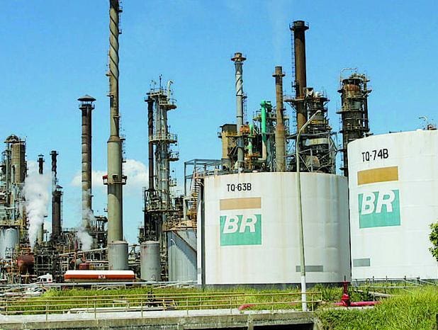 Usina fotovoltaica na Regap marca avanço na energia limpa