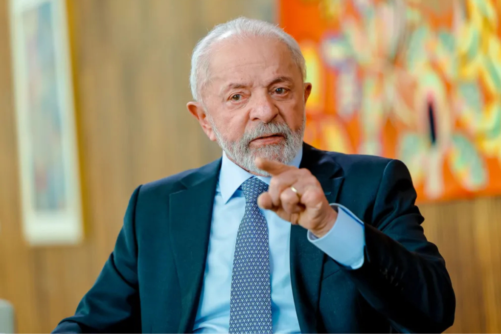 Lula desembarca em Betim