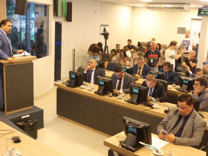 Piso salarial para mediadores pedagógicos de Betim é aprovado na Câmara