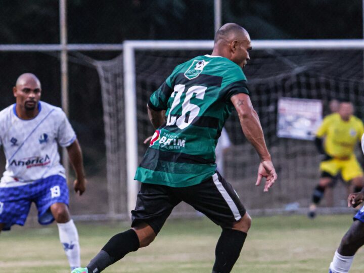 Futebol amador de Betim recebe mil kits uniformes