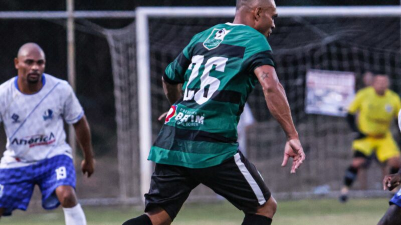 Futebol amador de Betim recebe mil kits uniformes