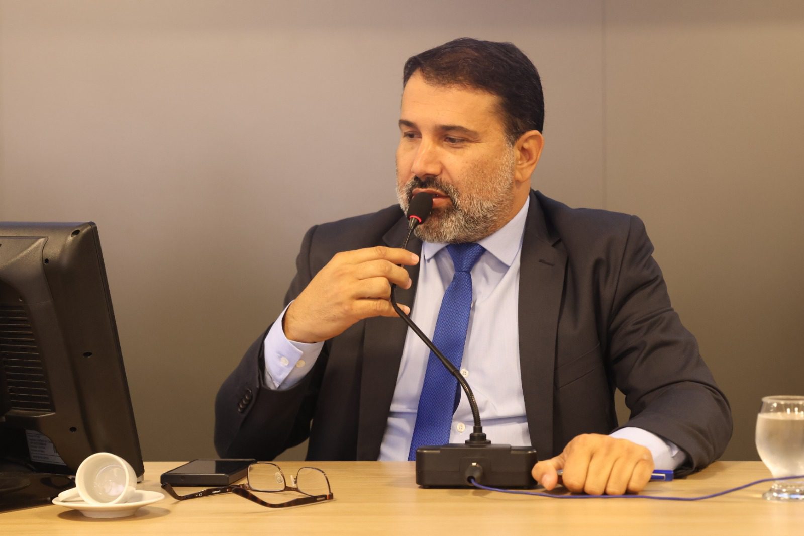 Recomposição salarial dos servidores de Betim é aprovada em sessão extra