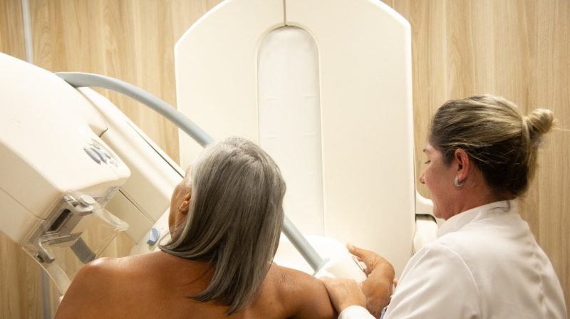 fila de mamografia no SUS em Betim