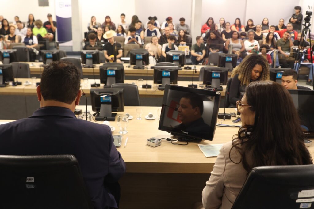Fechamento da escola João Paulo 