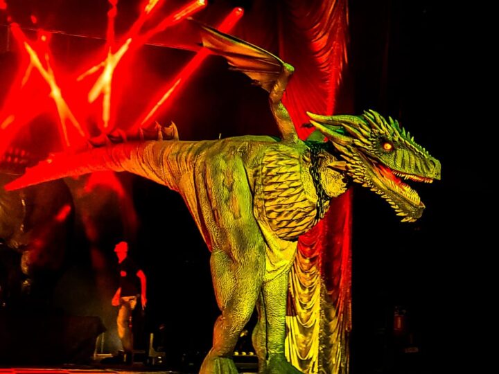 Circo dos Dinossauros anuncia chegada inédita a Betim