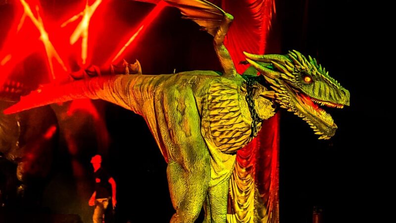 Circo dos Dinossauros anuncia chegada inédita a Betim