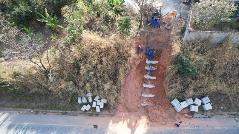 Obras de drenagem em Betim reforçam segurança na MG-060