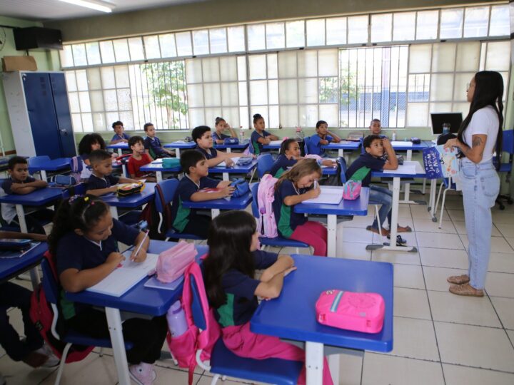 Volta às aulas em Betim é  nesta quarta