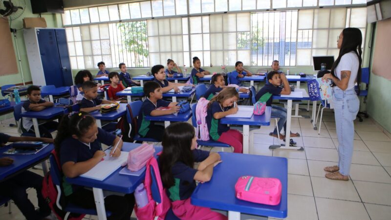 Volta às aulas em Betim é nesta quarta