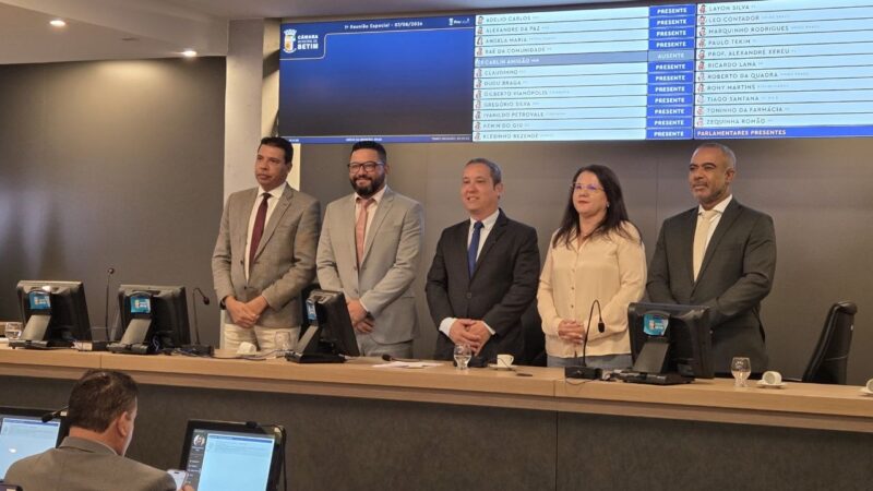 Tiago Santana é eleito novo presidente da Câmara de Betim