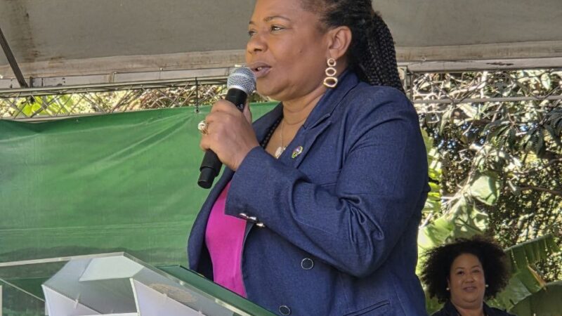 MovCEU em Betim: ministra entrega van cultural itinerante