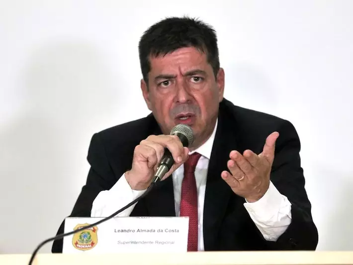 afastamento de Leandro Almada afastamento de Leandro Almada