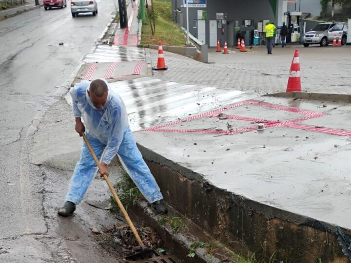 Chuvas em Betim: Prefeitura intensifica limpeza e desobstrução de redes de drenagem