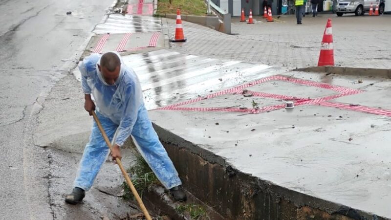 Chuvas em Betim: Prefeitura intensifica limpeza e desobstrução de redes de drenagem