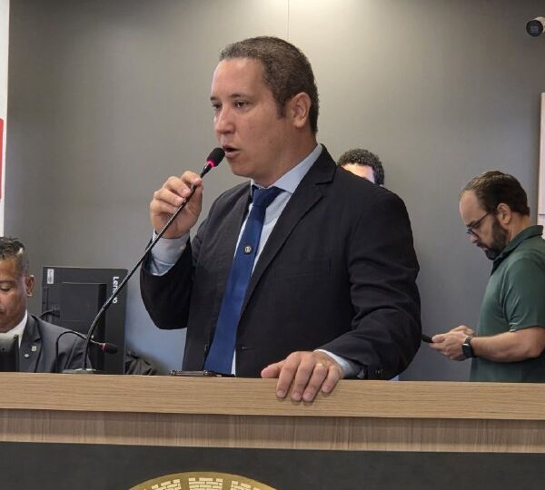 Tiago Santana é confirmado presidente da Câmara de Betim